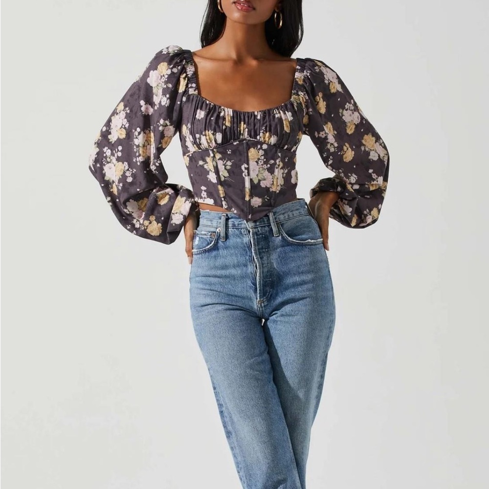 NWT ASTR PENNY MOCHA FLORAL SHIRRED SQUARE NECK TOP size medium